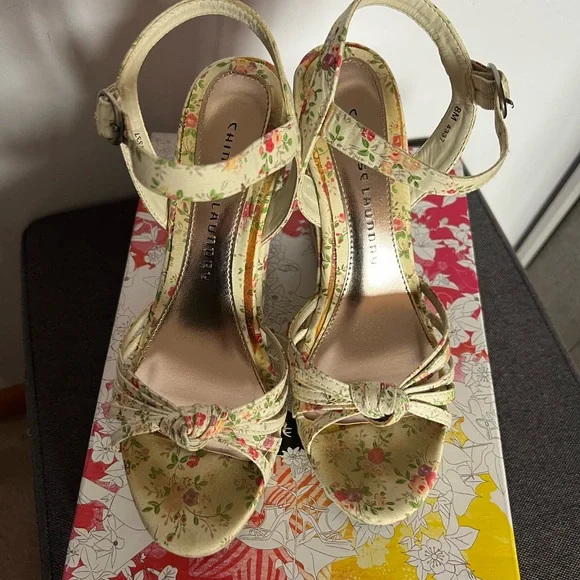 Spring/Summer Floral Wedge Platform *USED* - Picture 4 of 4